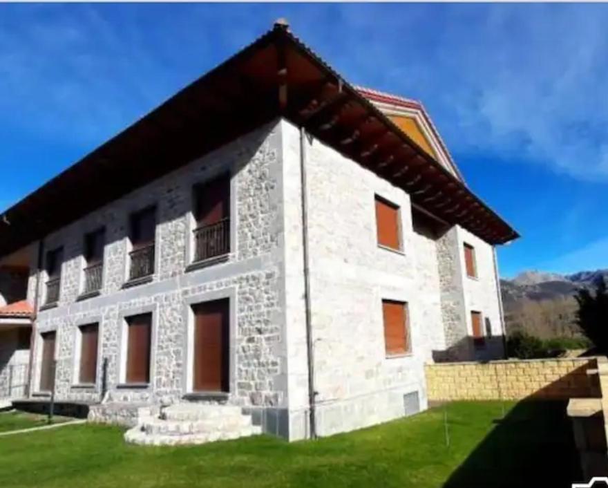 Apartamento Montes de Lillo Puebla de Lillo Exterior foto