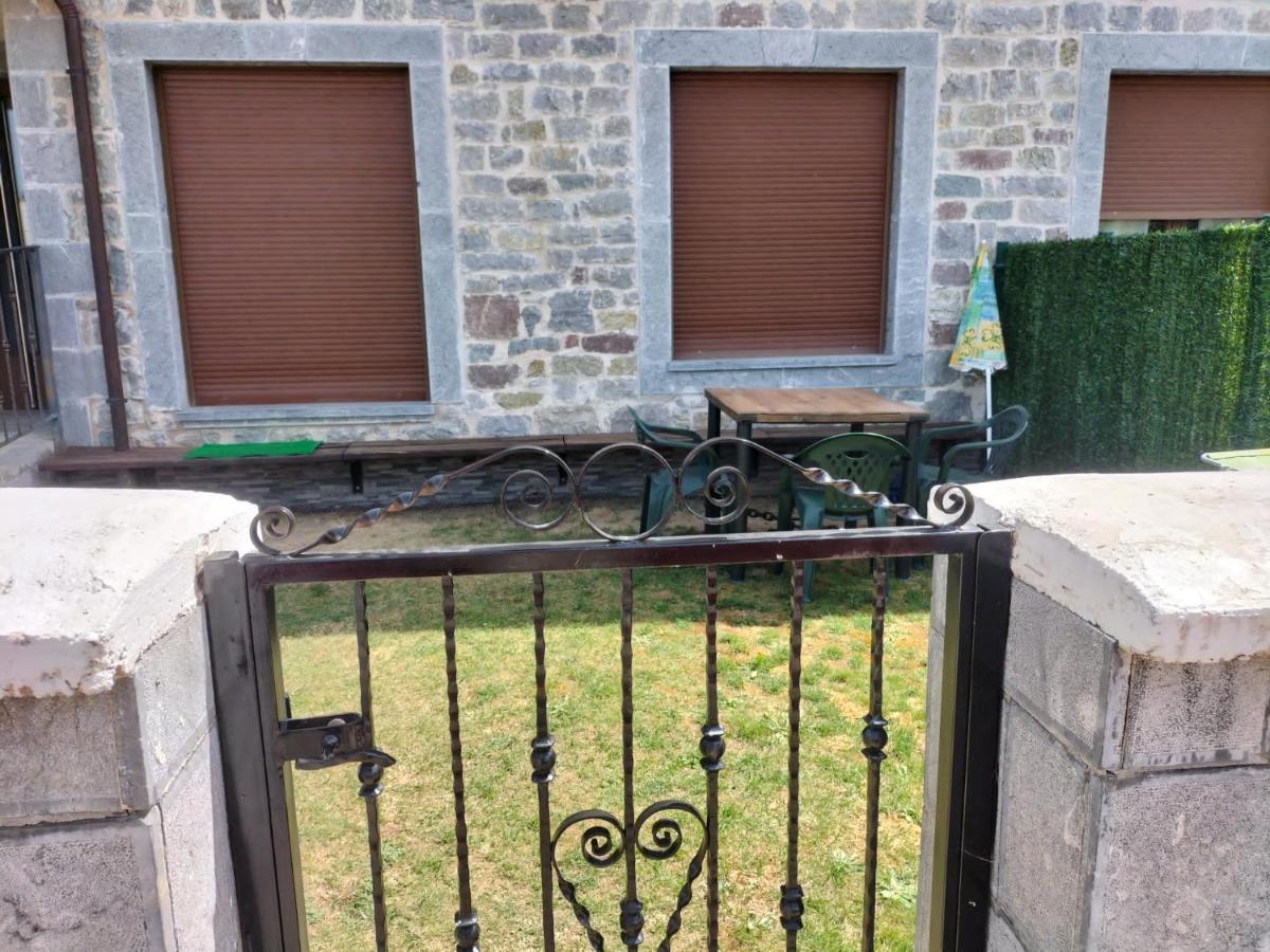 Apartamento Montes de Lillo Puebla de Lillo Exterior foto